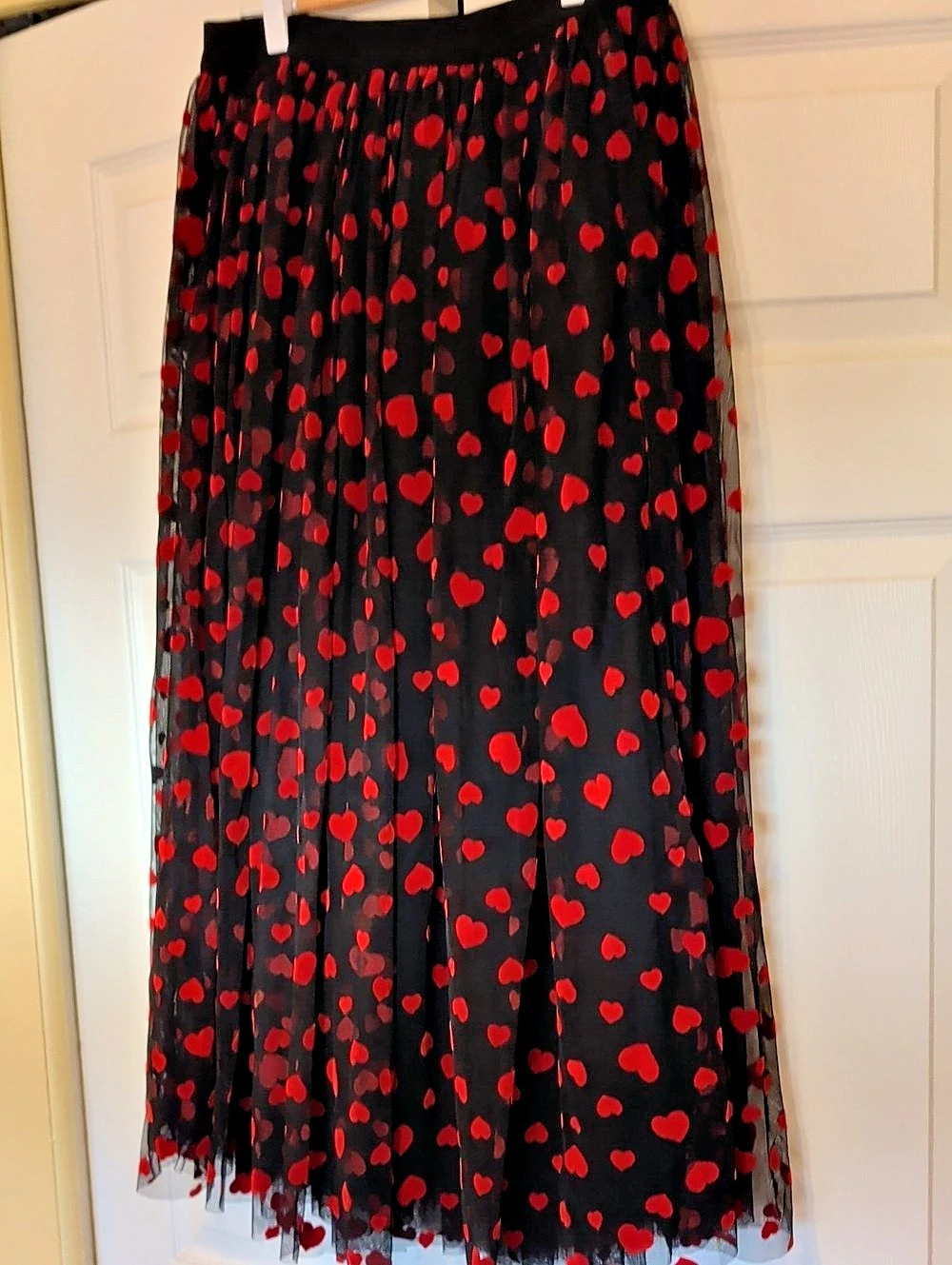 Gabby Isabella Heart Print Midi Skirt Size Medium Like New
